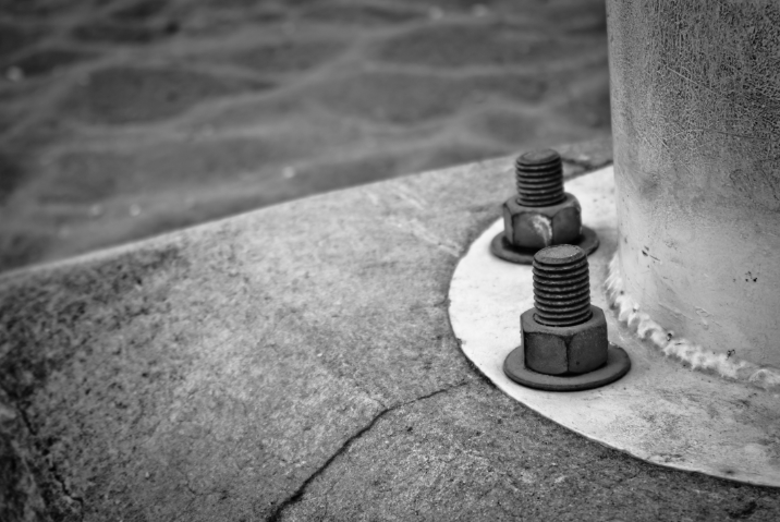 无源无线方案如何解决传统螺栓监测的供电与布线难题？