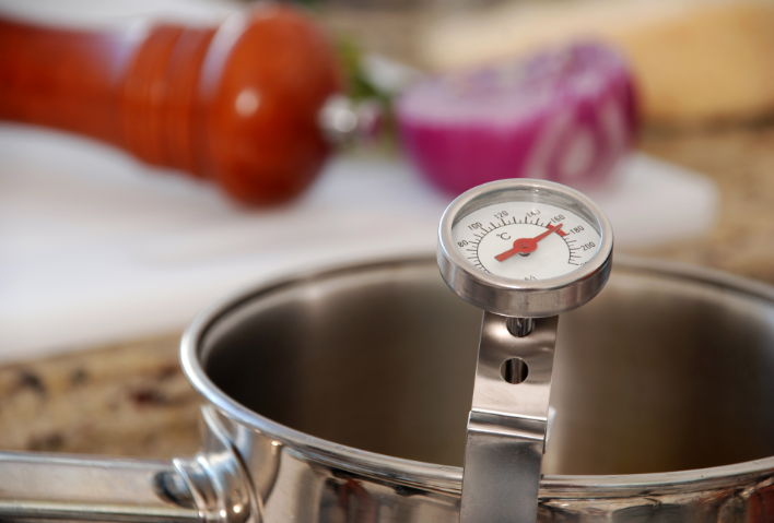 高压柜深柜测温难题破解?无源无线方案实现“隔空”实时监控2.png 高压柜深柜测温难题破解?无源无线方案实现“隔空”实时监控2.png